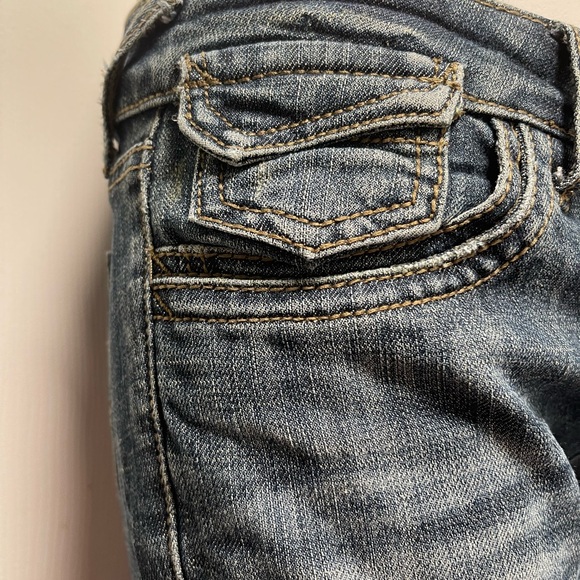 Almost Famous Low Rise Skinny Jeans size 9 - Picture 6 of 6
